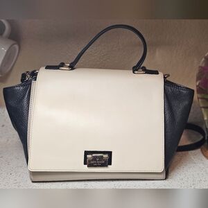 Kate Spade Laurel magnolia Park 2 way wear hand or cross body.
